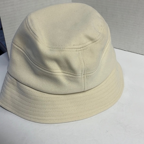 Two Women’s white bucket hats new never worn - Picture 1 of 3